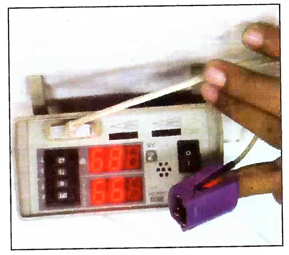 Nonin™ PULSE OXIMETER (model, 8600) with Finger Probe